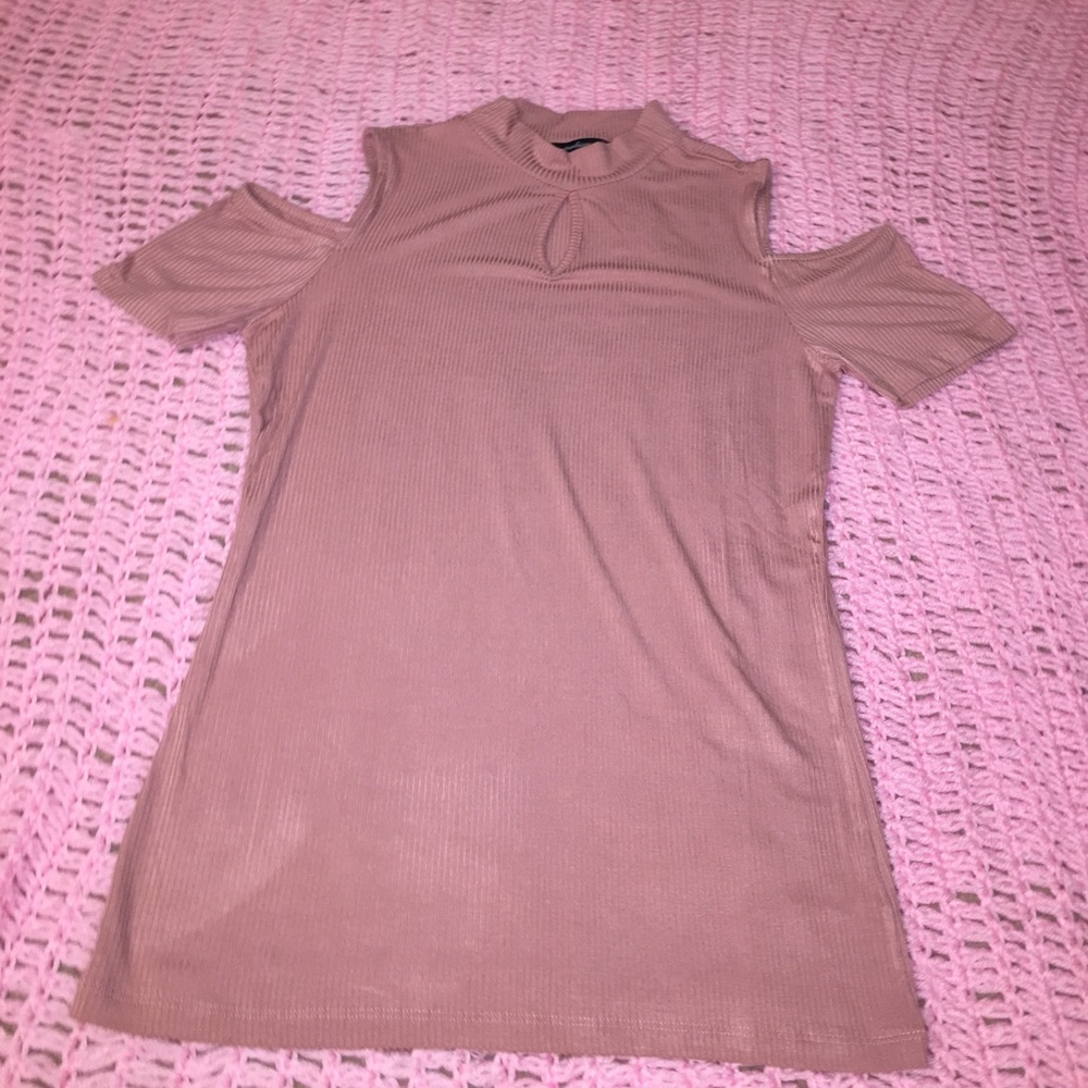 Rose goldish Blouse with cleavage and sleeve cut🤤